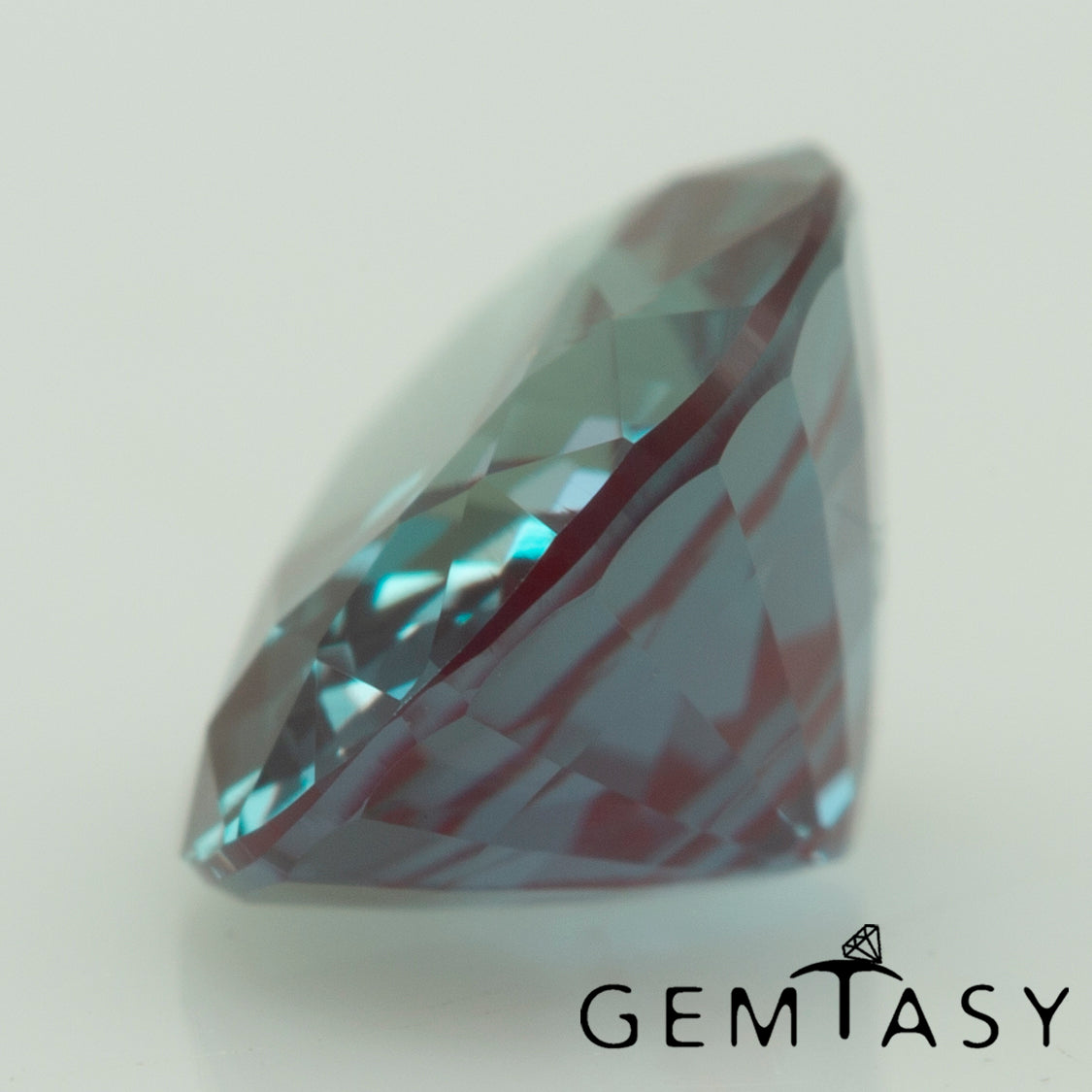 Piedra tallada - Alejandrita Czochralski (Extraída) cultivada en laboratorio, faceta Oval 8 x 6 mm 1,43-1,78ct