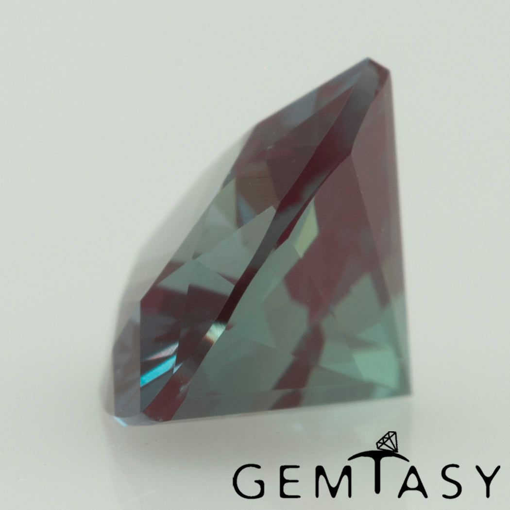 Piedra tallada - Alejandrita Czochralski (Extraída) cultivada en laboratorio, facetada Trillante 6x6x6mm 0,62-0,71ct