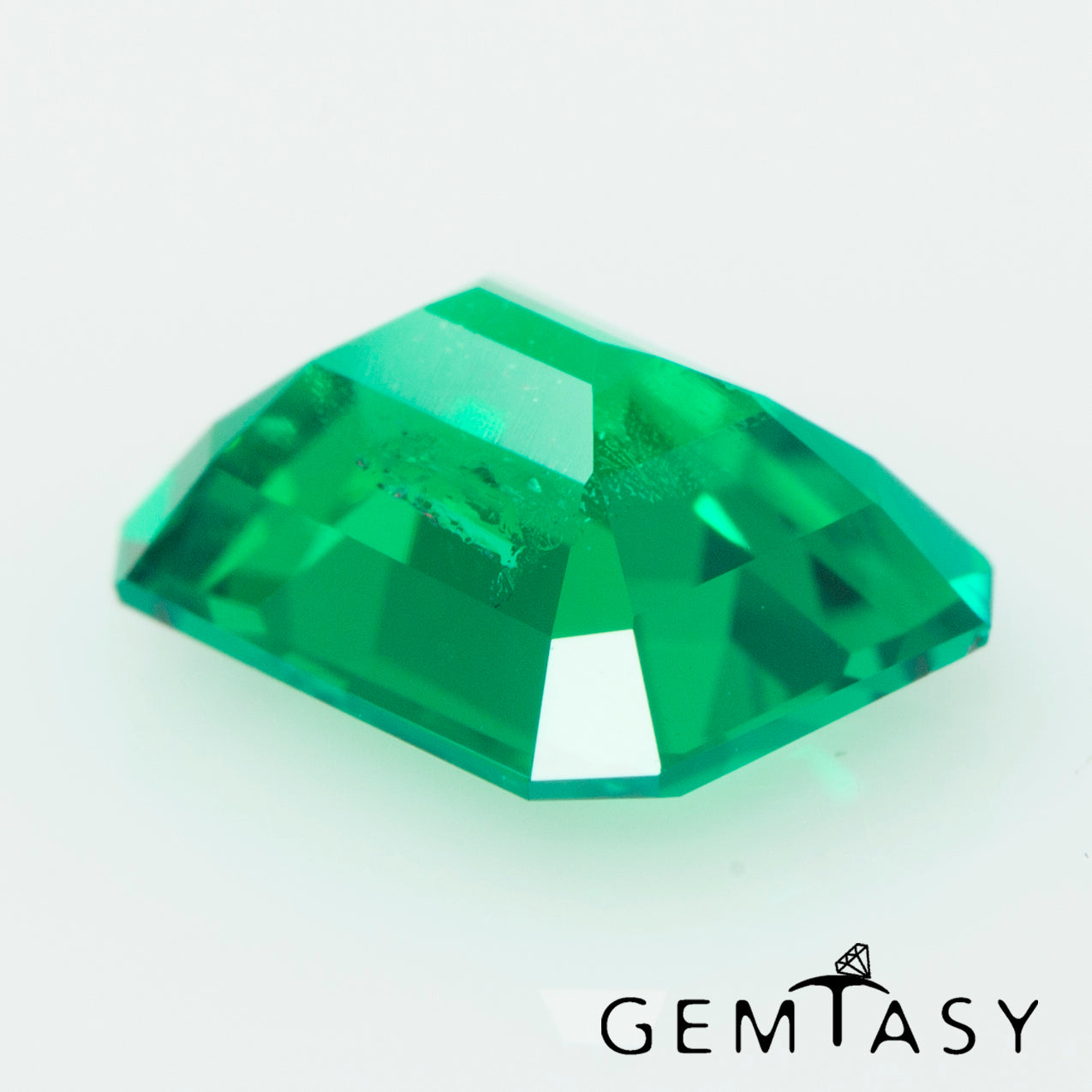 Piedra tallada - Esmeralda cultivada en laboratorio hidrotermal colombiano, faceta Octágono 8x6mm 1.34ct