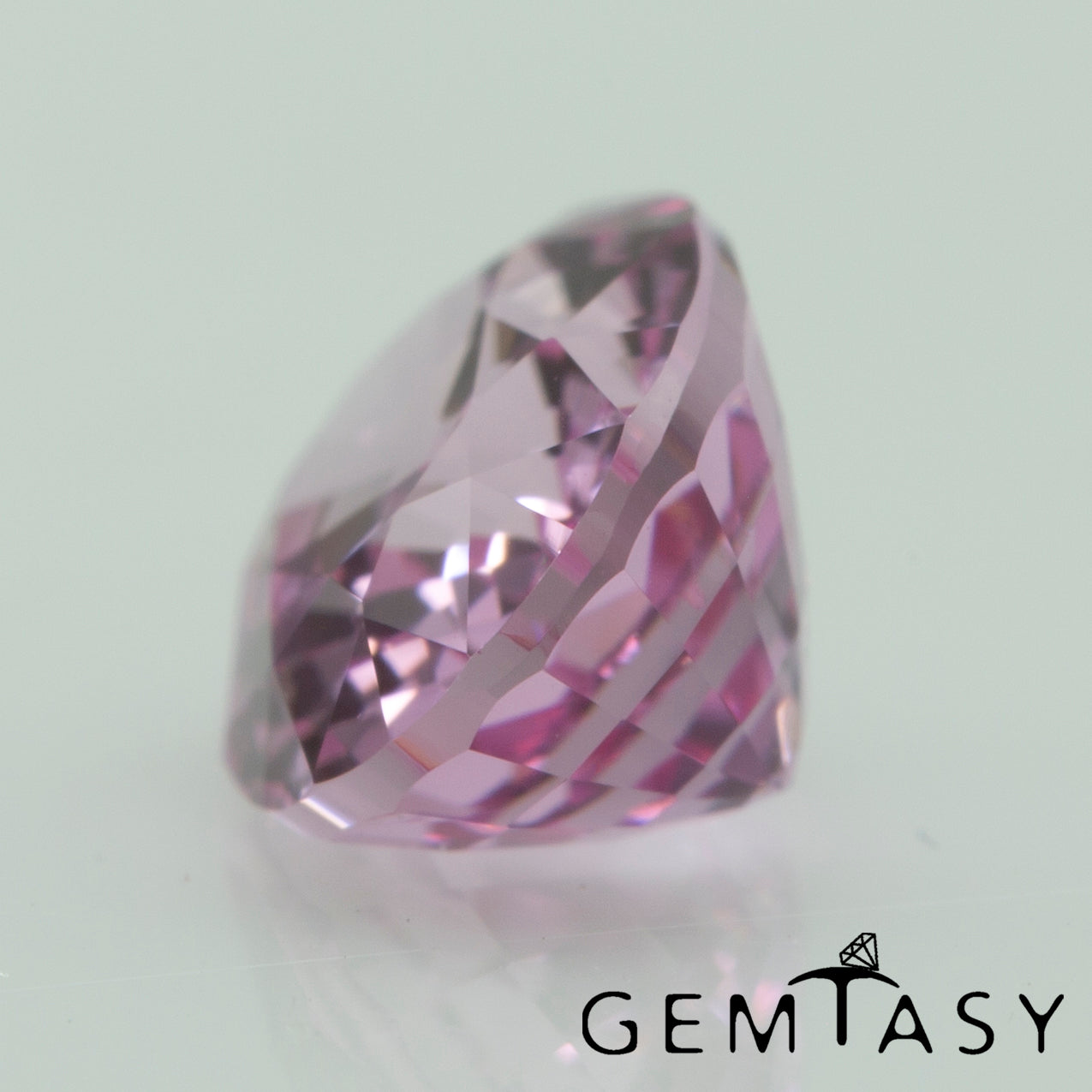 Piedra tallada - Zafiro Rosa Czochralski (Extraído) cultivado en laboratorio, facetado Oval 8x6mm 1,84-1,98ct