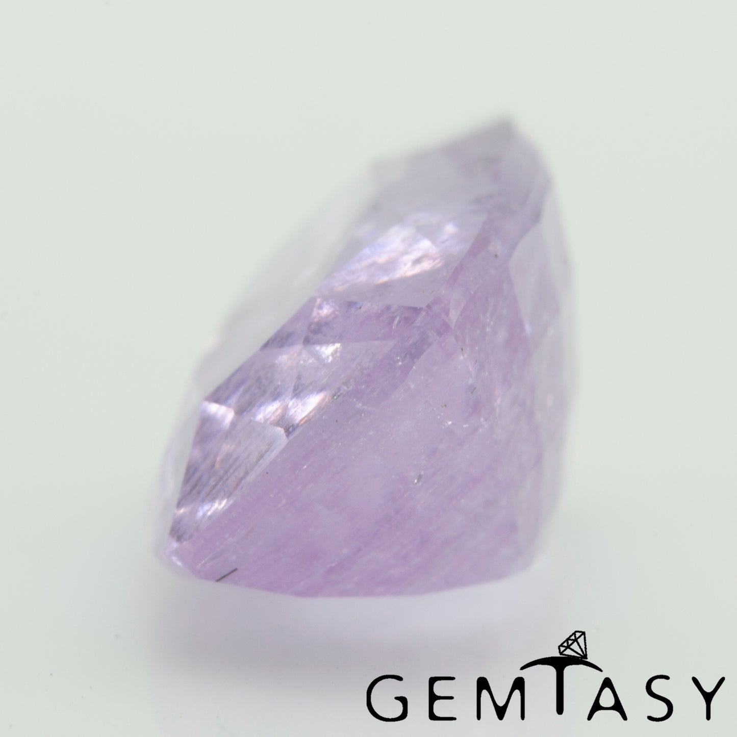 Piedra tallada - Zafiro Violeta Czochralski (Extraído) cultivado en laboratorio, facetado Cojín 12x8mm 5,93-6,54 ct