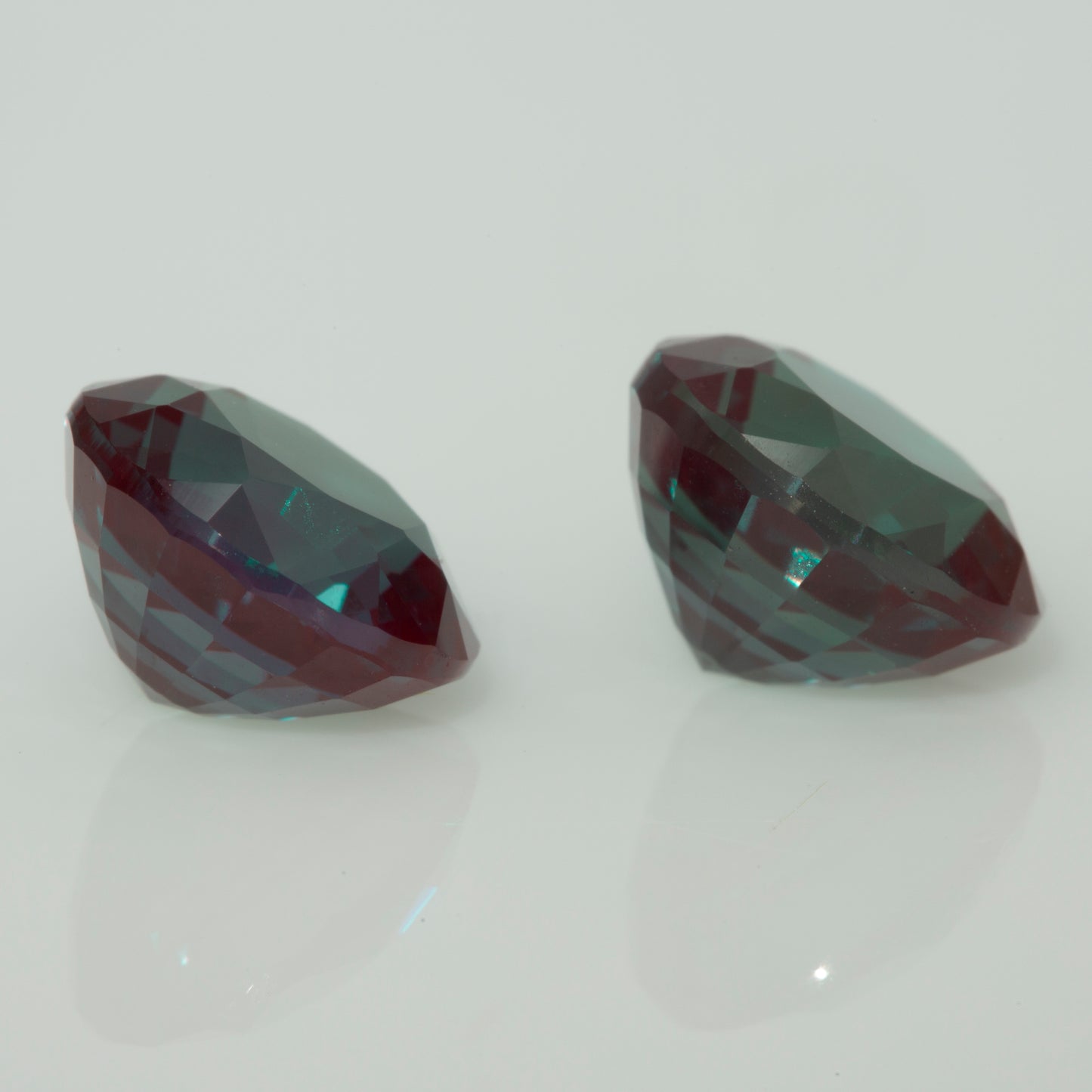 Pierre taillée - Alexandrite Czochralski (tirée) cultivée en laboratoire, facette Ronde 8.0mm 2.98ct