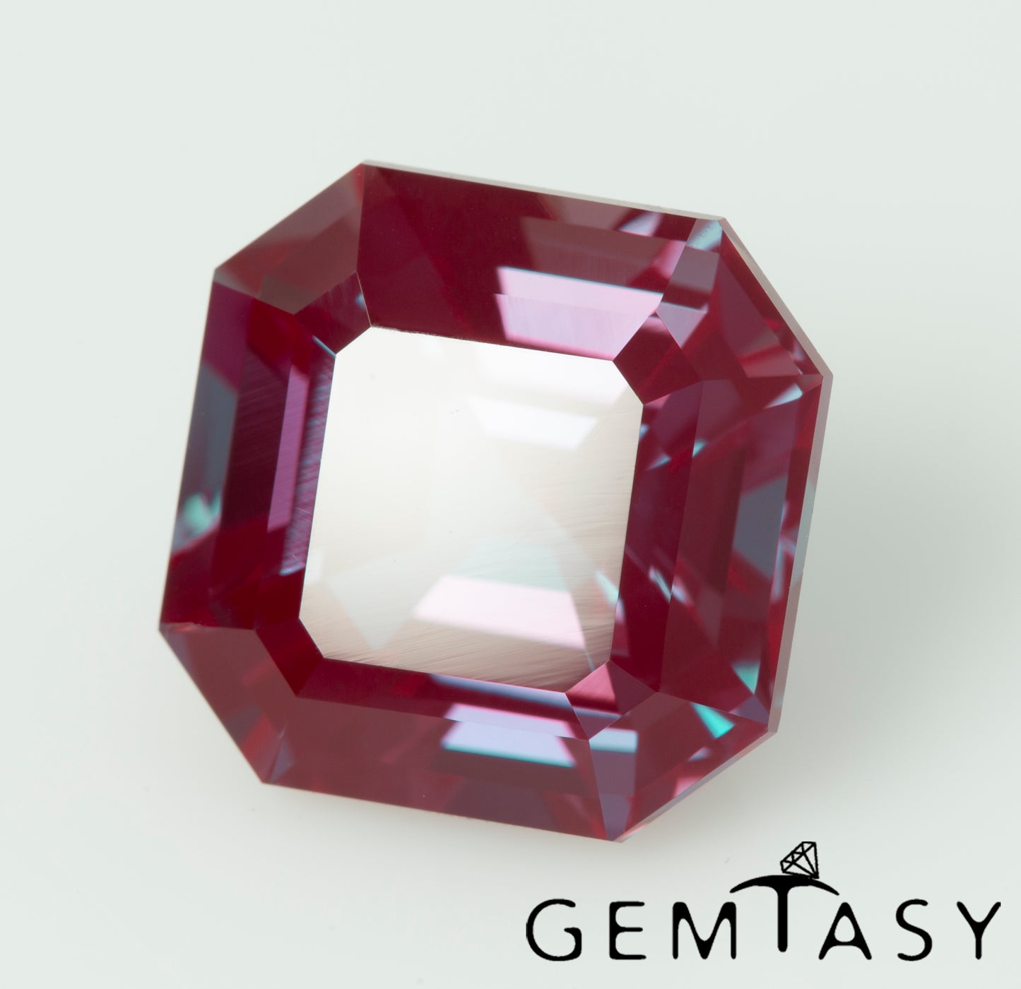 Piedra tallada - Alejandrita Czochralski (Extraída) cultivada en laboratorio, faceta Octágono 11x11mm 7,40-8,12ct