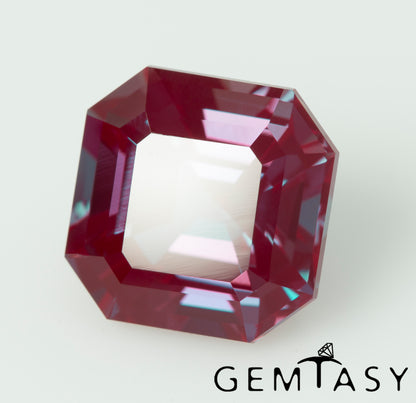 Piedra tallada - Alejandrita Czochralski (Extraída) cultivada en laboratorio, faceta Octágono 11x11mm 7,40-8,12ct