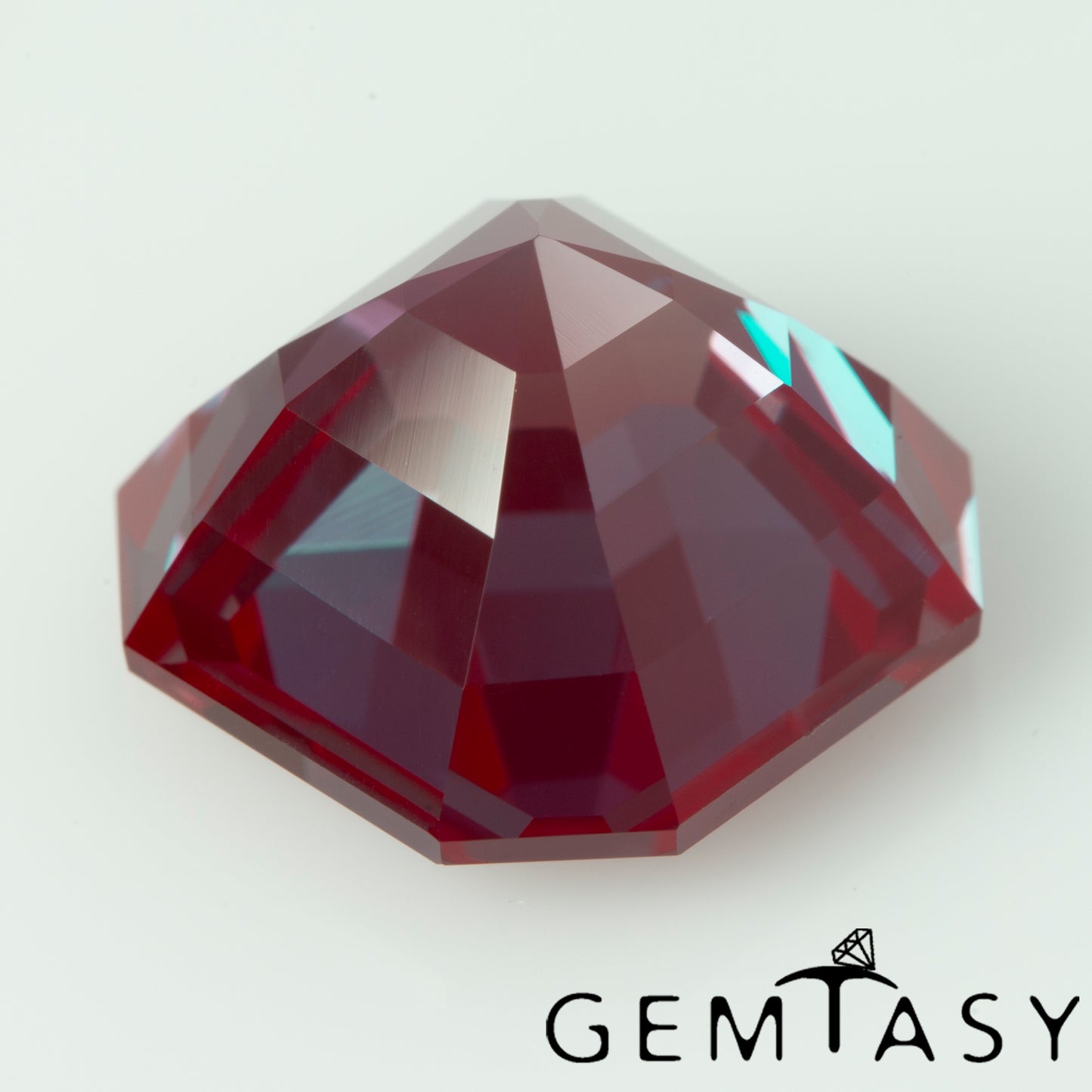 Piedra tallada - Alejandrita Czochralski (Extraída) cultivada en laboratorio, faceta Octágono 11x11mm 7,40-8,12ct