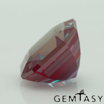 Piedra tallada - Alejandrita Czochralski (Extraída) cultivada en laboratorio, faceta Octágono 11x11mm 7,40-8,12ct