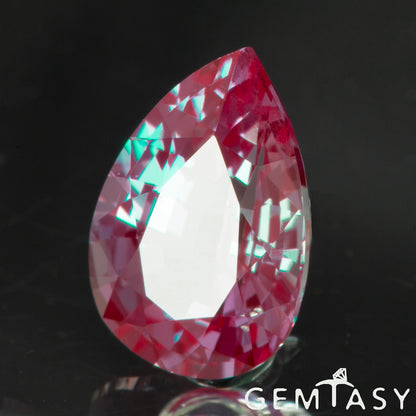 Pierre taillée - Alexandrite Czochralski (Tirée) cultivée en laboratoire, facette Poire 9x6mm 1,54-1,86ct