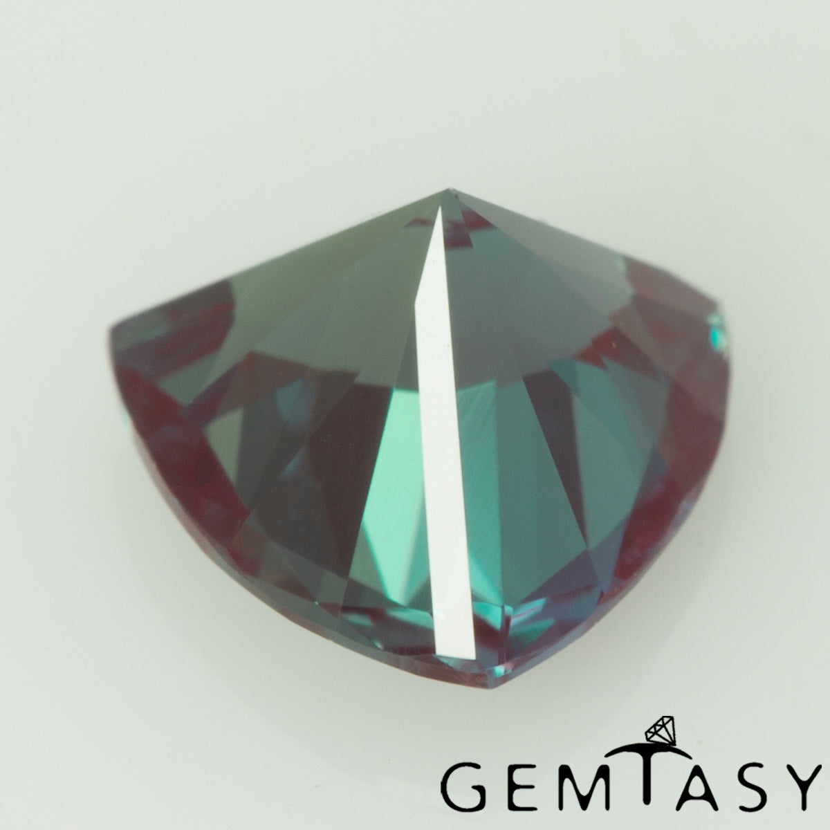 Piedra tallada - Alejandrita Czochralski (Extraída) cultivada en laboratorio, facetada Trillante 6x6x6mm 0,62-0,71ct