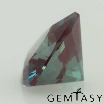 Piedra tallada - Alejandrita Czochralski (Extraída) cultivada en laboratorio, facetada Trillante 6x6x6mm 0,62-0,71ct