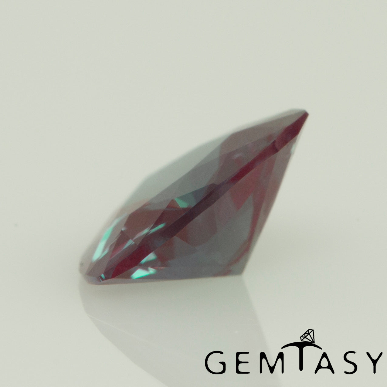 Pierre taillée - Alexandrite Czochralski (Tirée) cultivée en laboratoire, facette Trilliant 6x6x6mm 0,55ct