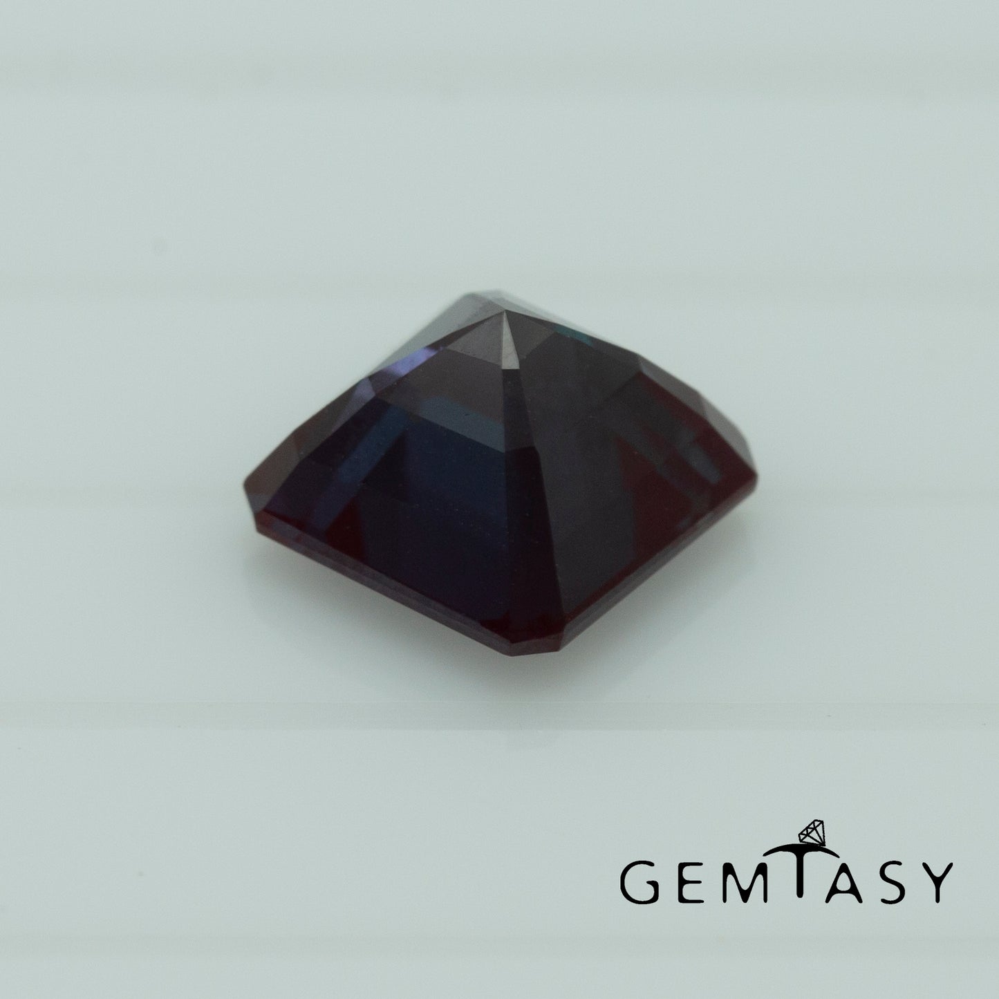 Pierre taillée - Alexandrite Czochralski (Tirée) cultivée en laboratoire, facette Asscher 9x9mm 4,4ct