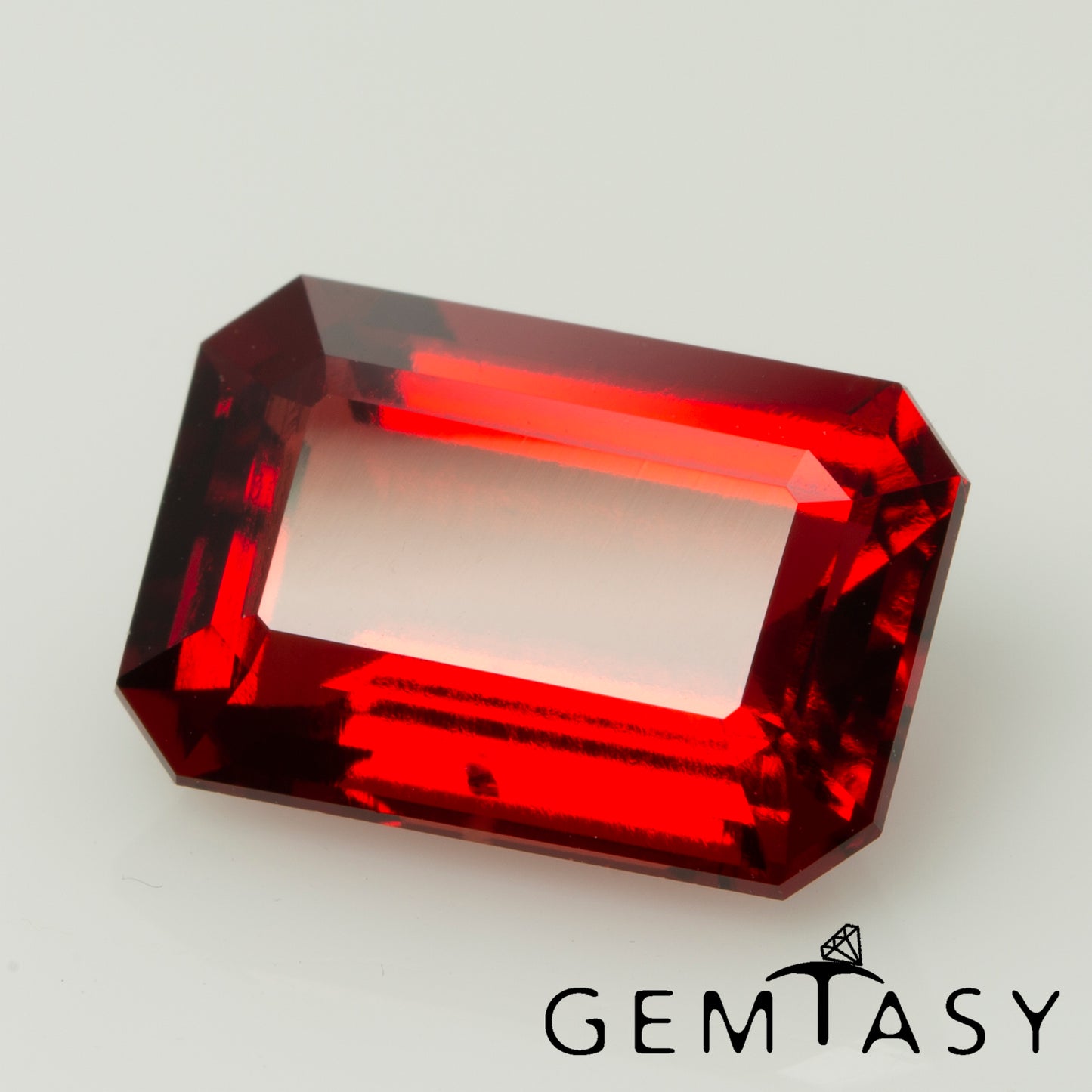 Piedra tallada - Berilo rojo en laboratorio hidrotermal colombiano, facetada Octágono 12x8mm 3,41-3,73ct