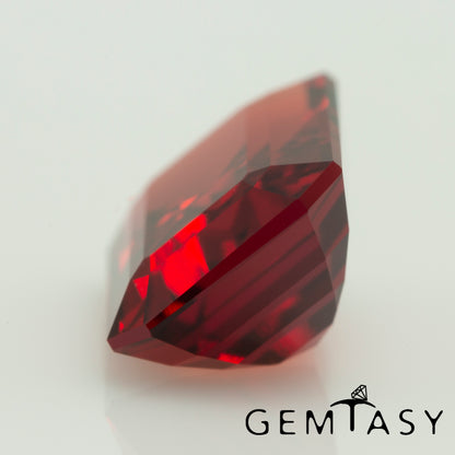 Pierre taillée - Béryl rouge hydrothermale cultivée en laboratoire, facette Octogone  12x8mm 3,41-3,73 ct