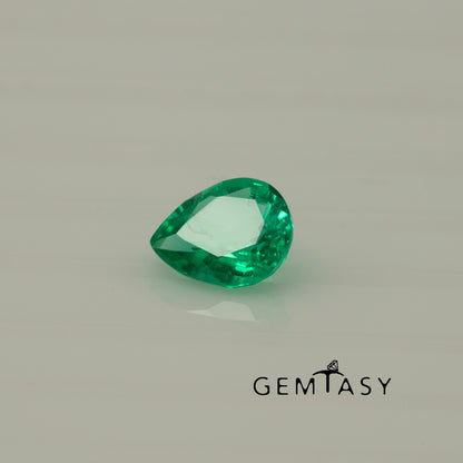 Cut stone - Emerald Colombian hydrothermal lab grown, facet Drop 11x9mm 2.8ct