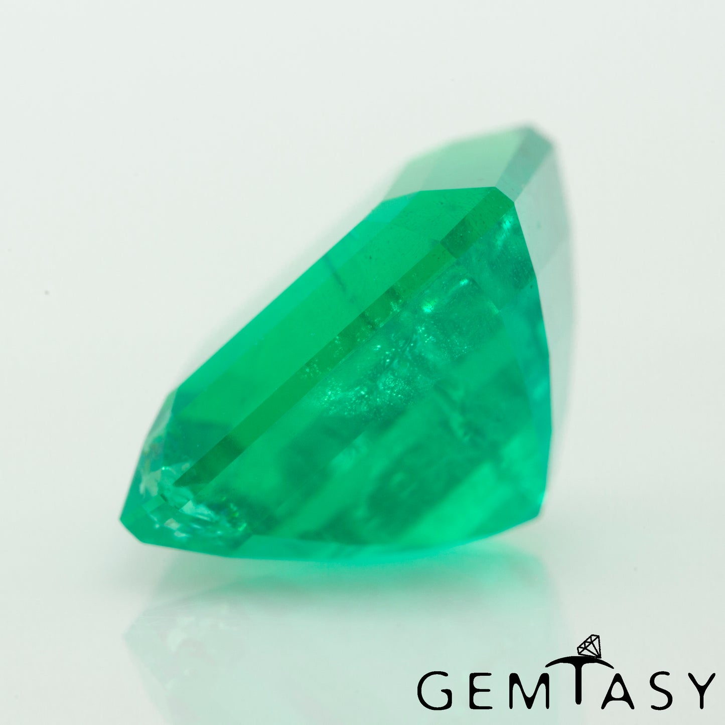 Cut stone - Emerald Colombian hydrothermal lab grown, facet Octagon 10.5x10.5mm 4.73ct