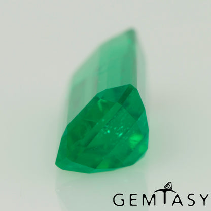 Cut stone - Emerald Colombian hydrothermal lab grown, facet Octagon 12x5mm 1.81ct