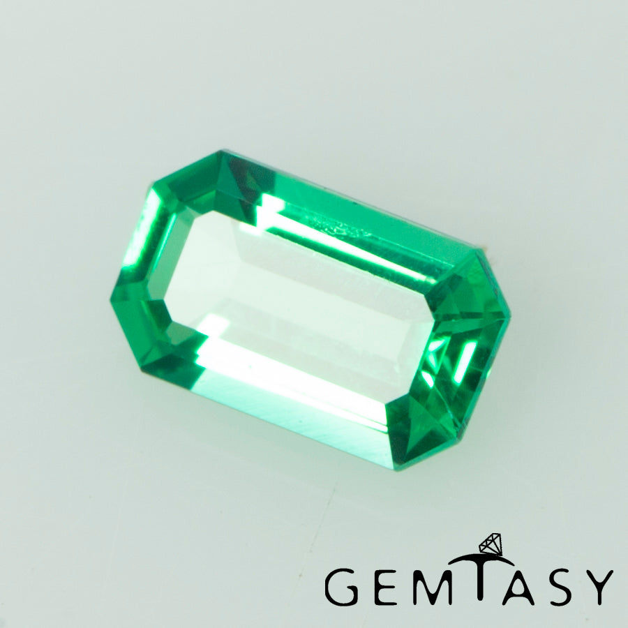 Piedra tallada - Esmeralda cultivada en laboratorio hidrotermal colombiano, faceta Octágono 4,7x3mm 0,18ct