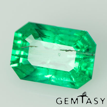 Cut stone - Emerald Colombian hydrothermal lab grown, facet Octagon 7x5mm 0.64ct