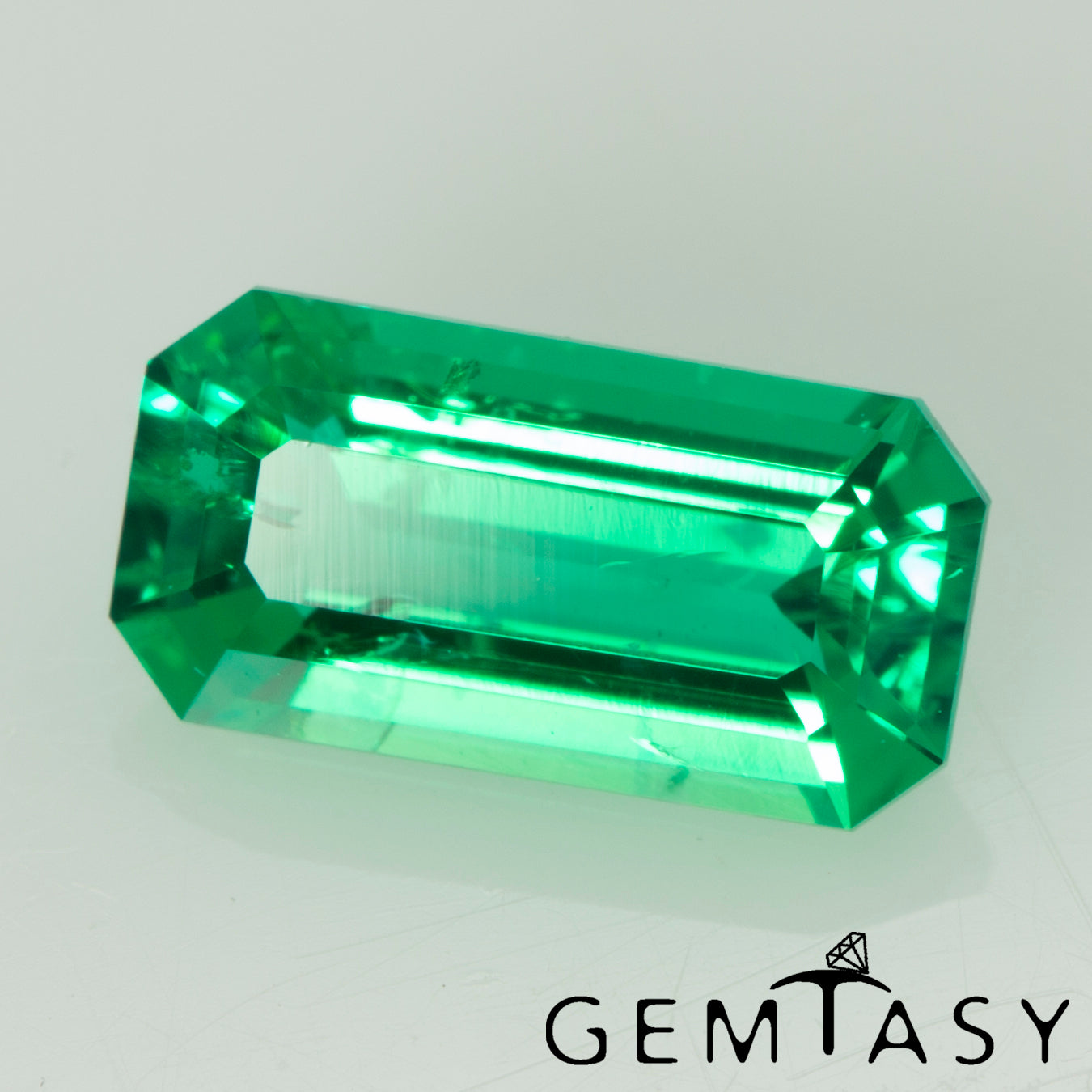 Piedra tallada - Esmeralda colombiana cultivada en laboratorio hidrotermal, facetada octogonal, 8x4 mm, 0,61-0,79 ct