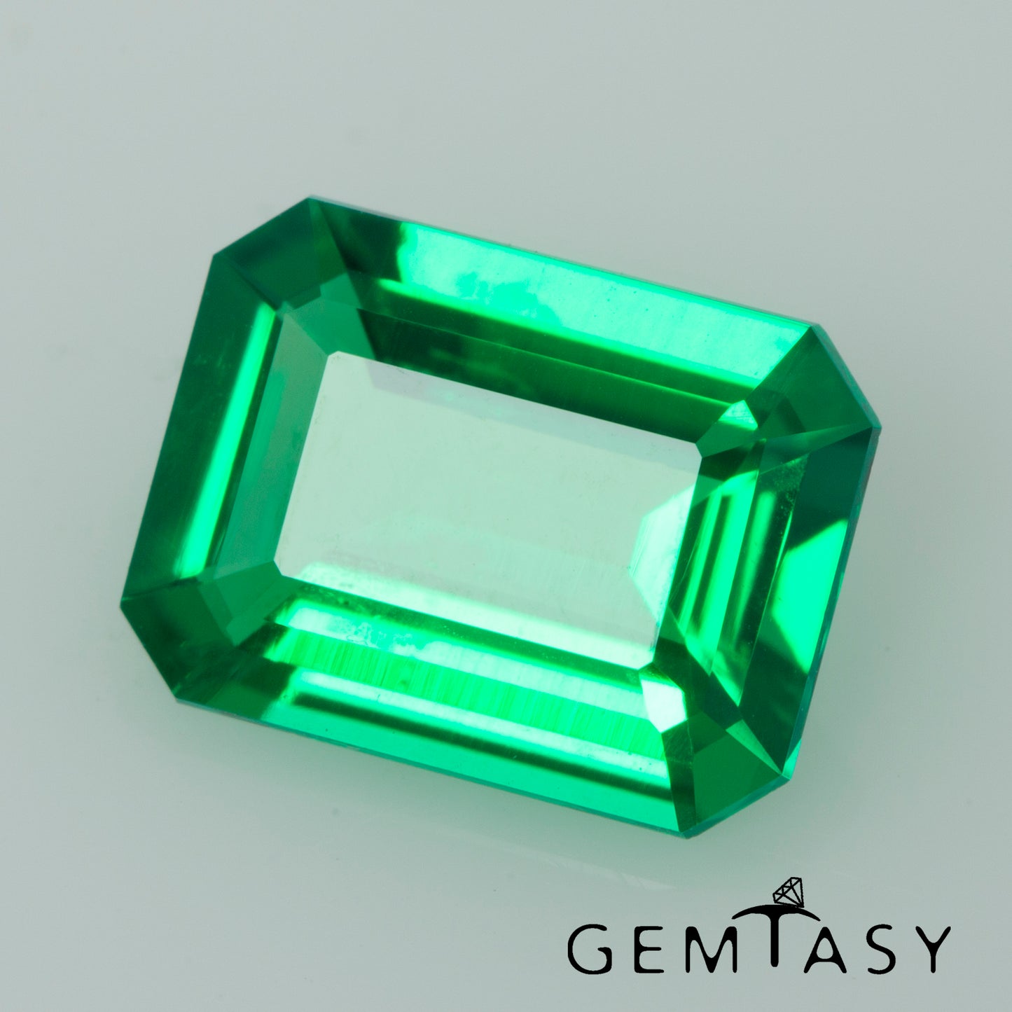 Cut stone - Emerald Colombian hydrothermal lab grown, facet Octagon 8x6mm 1.08ct