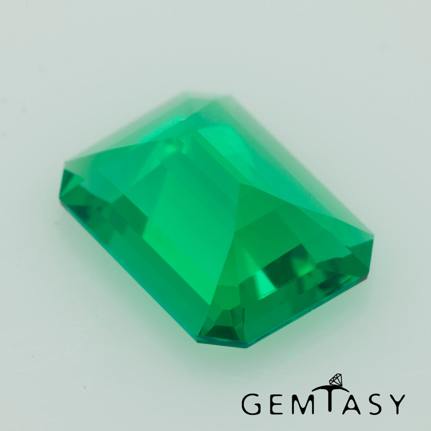 Cut stone - Emerald Colombian hydrothermal lab grown, facet Octagon 8x6mm 1.08ct