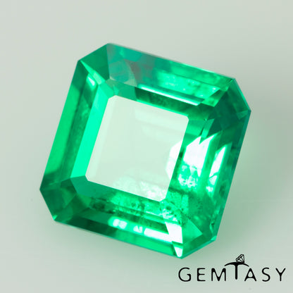 Cut stone - Emerald Colombian hydrothermal lab grown, facet Octagon 8x8mm 1.88ct