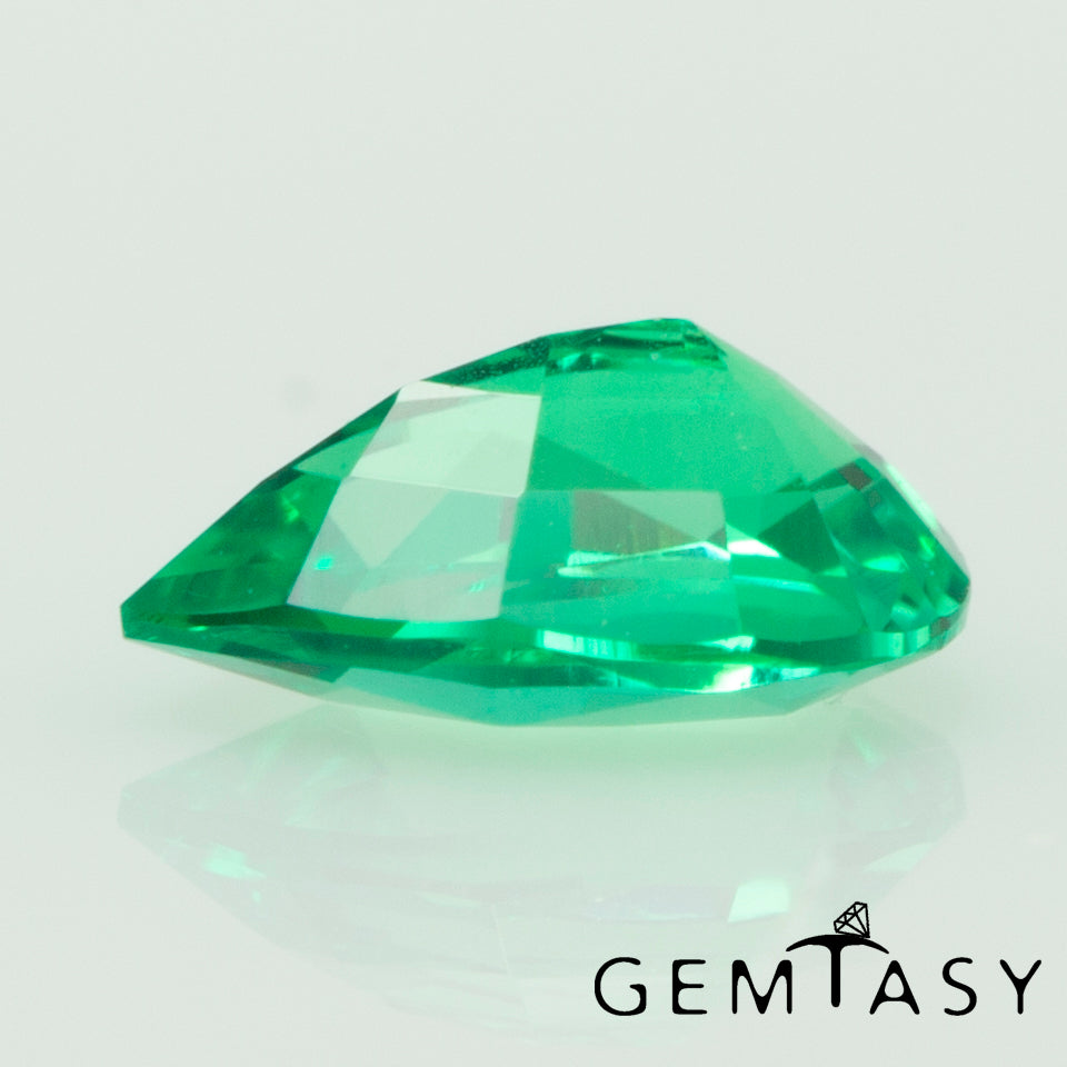 Cut stone - Emerald Colombian hydrothermal lab grown, facet Pear 5x3.5mm 0.24-0.26ct