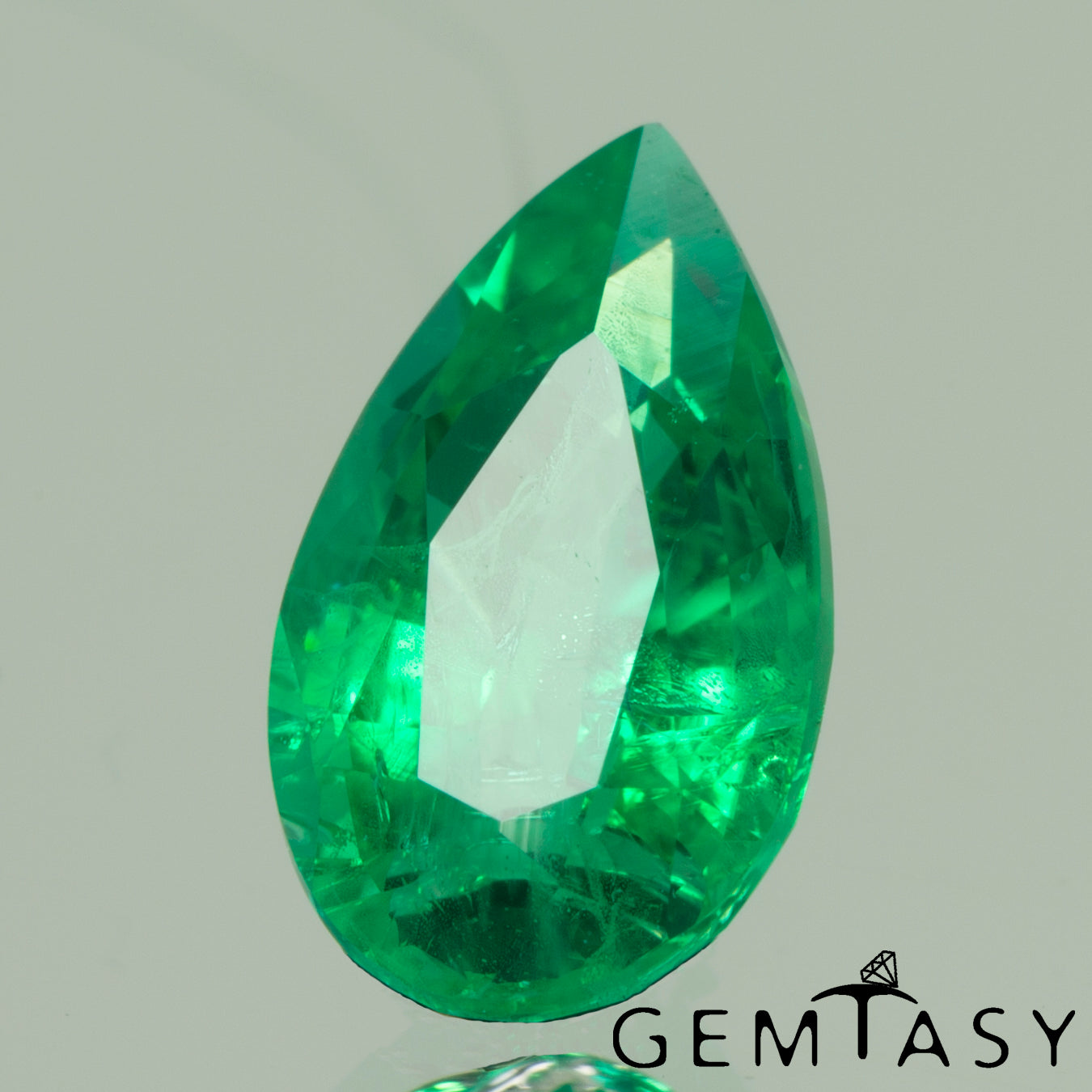 Cut stone - Emerald Colombian hydrothermal lab grown, facet Pear 8x5mm 0.65-0.74ct