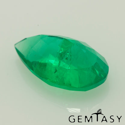 Cut stone - Emerald Colombian hydrothermal lab grown, facet Pear 8x5mm 0.65-0.74ct