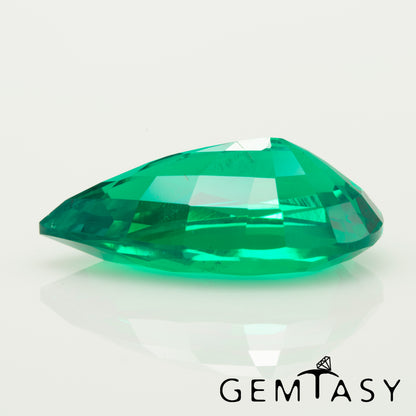 Cut stone - Emerald Colombian hydrothermal lab grown, facet Pear 22x14mm 13.32-3.40ct