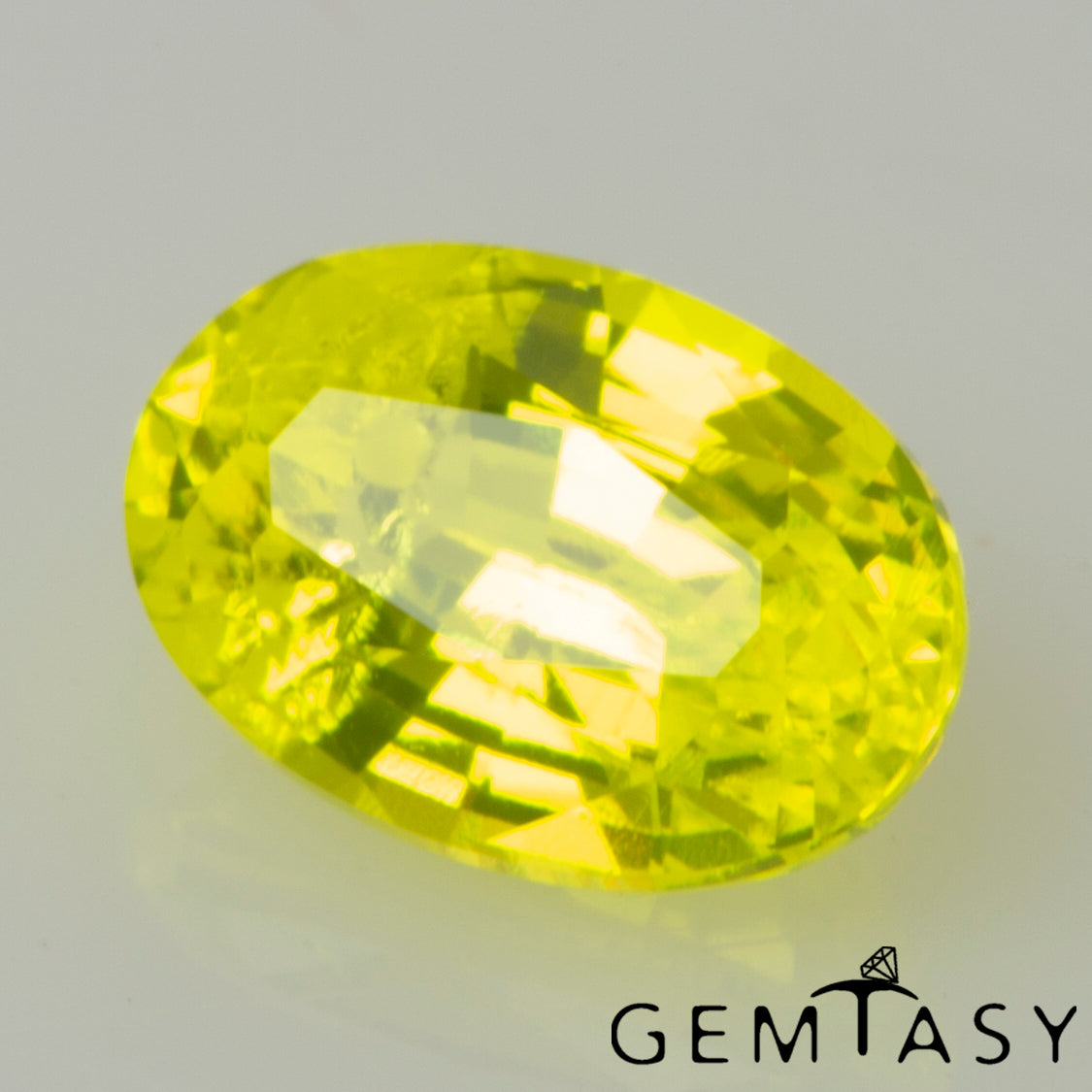 Piedra tallada - GAGG Amarillo neón Czochralski (Extraído) cultivado en laboratorio, facetado Ovalada 6x4mm 1,02-1,21ct