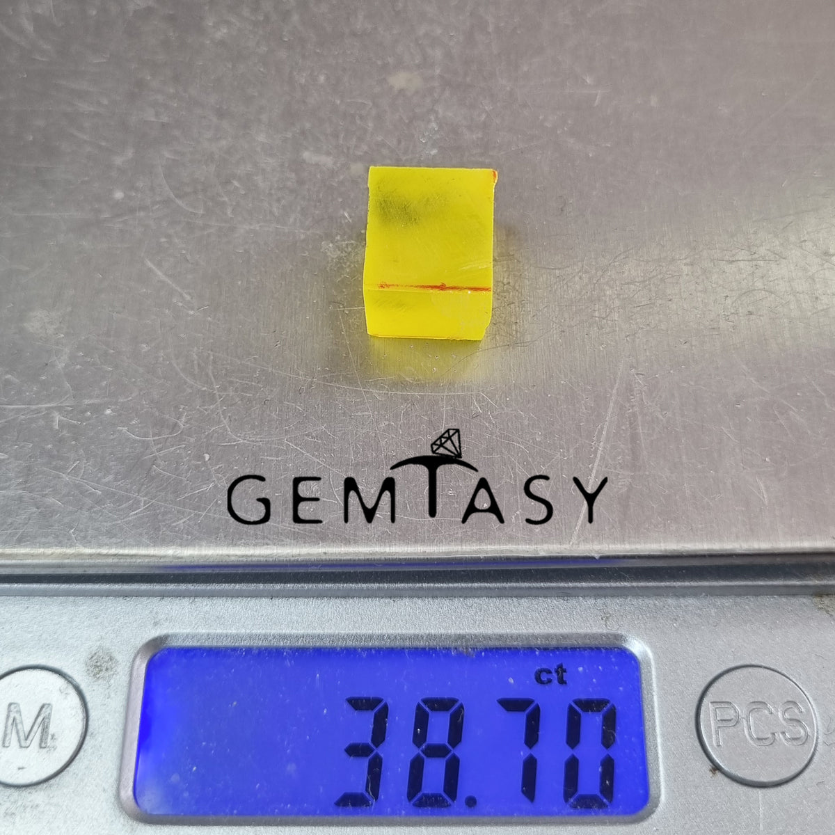 Pierre brute à facettes - GAGG Jaune fluo Czochralski (Tiré) cultivé en laboratoire 38-42ct