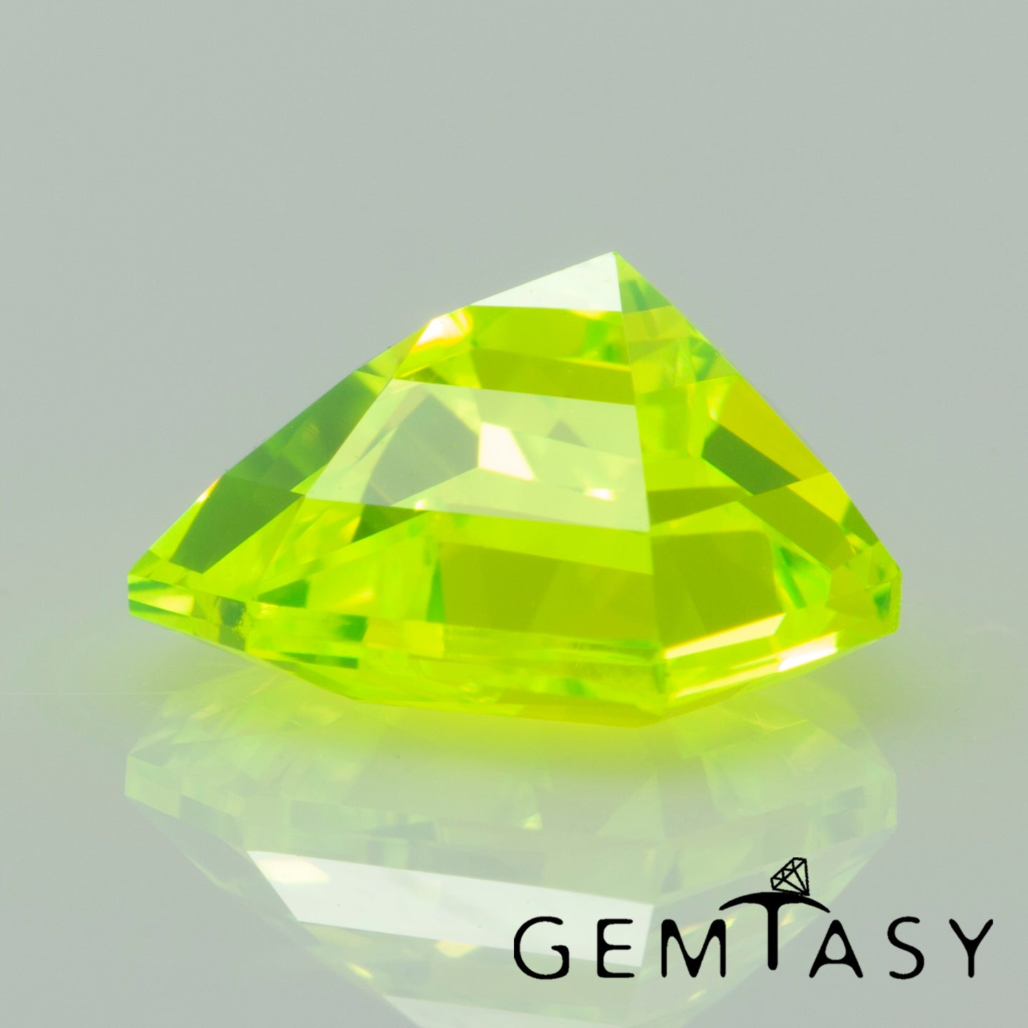 Cut stone - LuAG Yellow neon Czochralski (Pulled) lab grown, facet Shield 9x9mm 4.11-4.86ct