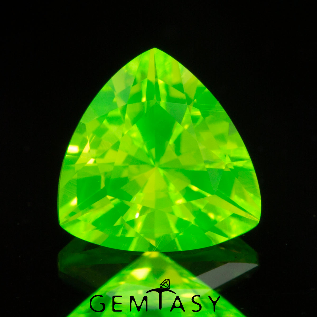 Cut stone - LuAG Yellow neon Czochralski (Pulled) lab grown, facet Trilliant 5x5x5mm 0.64-0.82ct