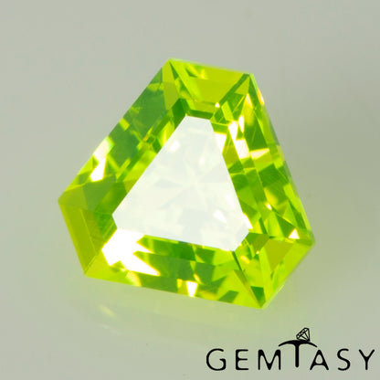 Cut stone - LuAG Yellow neon Czochralski (Pulled) lab grown, facet Trilliant 5x5x5mm 1.08-1.23ct