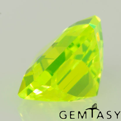 Cut stone - LuAG Yellow neon Czochralski (Pulled) lab grown, facet Trilliant 5x5x5mm 1.08-1.23ct