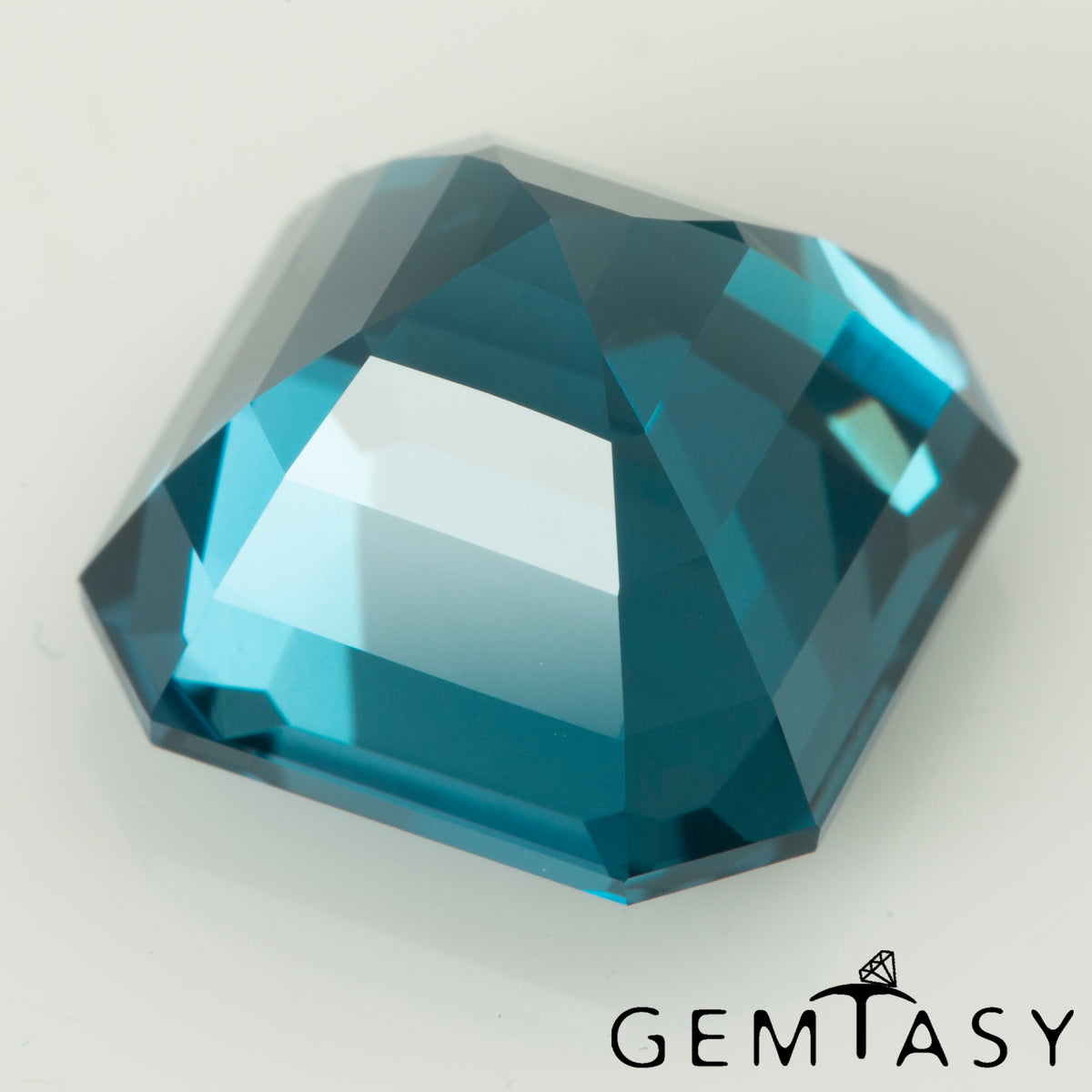 Pierre taillée - Saphir Teal Océan Czochralski (Tiré) cultivé en laboratoire, facette Octogone 12x12mm 10,51-12,28ct