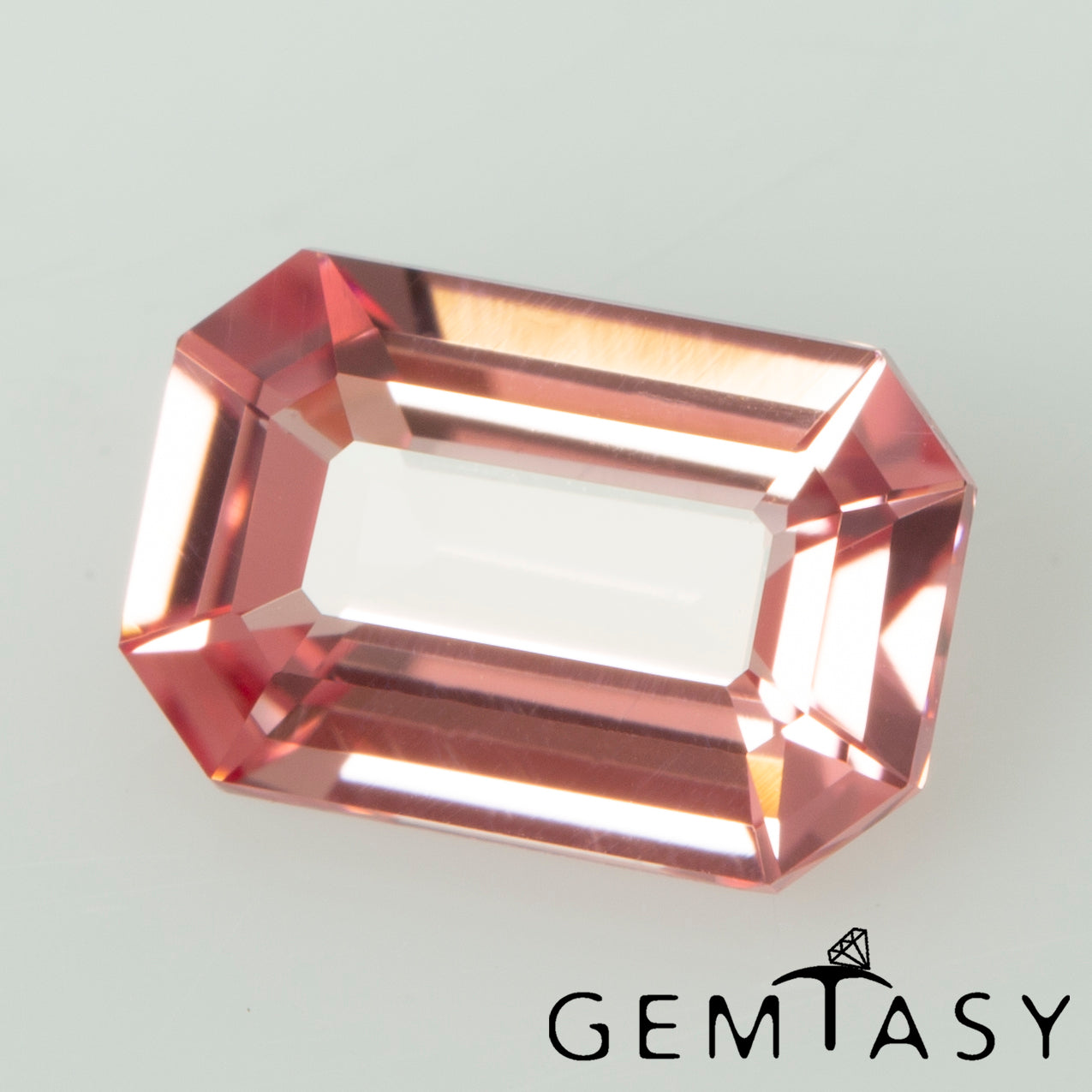 Piedra tallada - Zafiro Padparadscha Czochralski (Extraído) cultivado en laboratorio, facetado Octágono 6x4mm 0,65-0,74 ct
