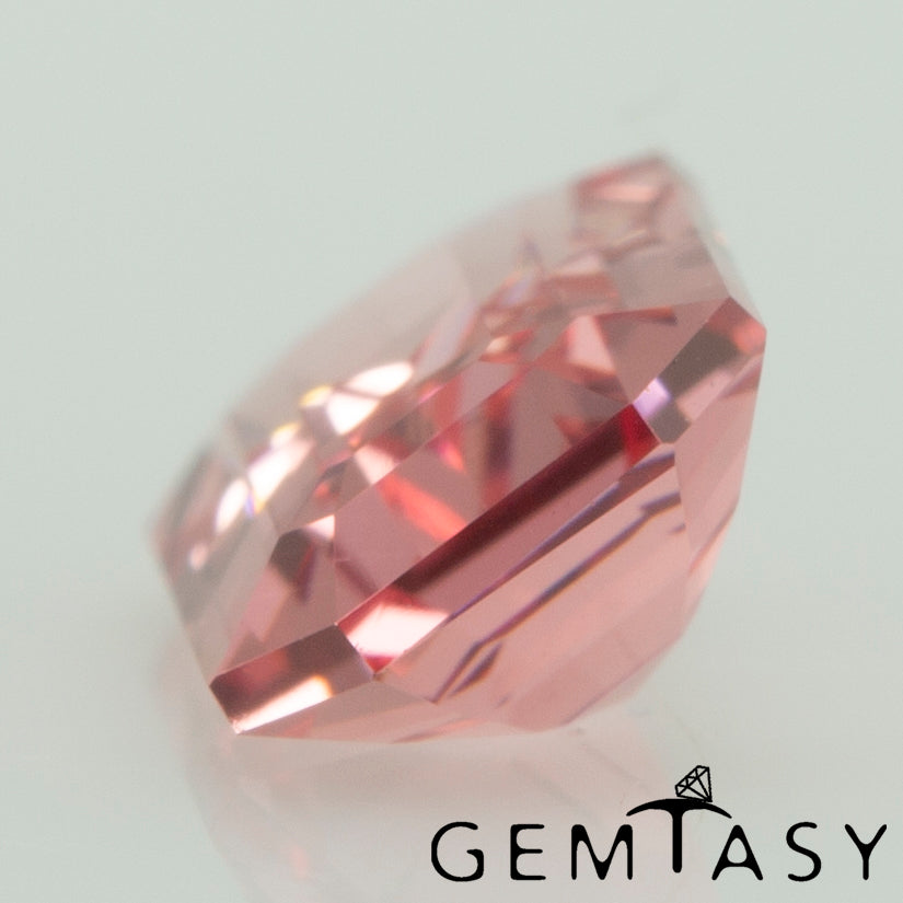 Piedra tallada - Zafiro Padparadscha Czochralski (Extraído) cultivado en laboratorio, facetado Octágono 6x4mm 0,65-0,74 ct