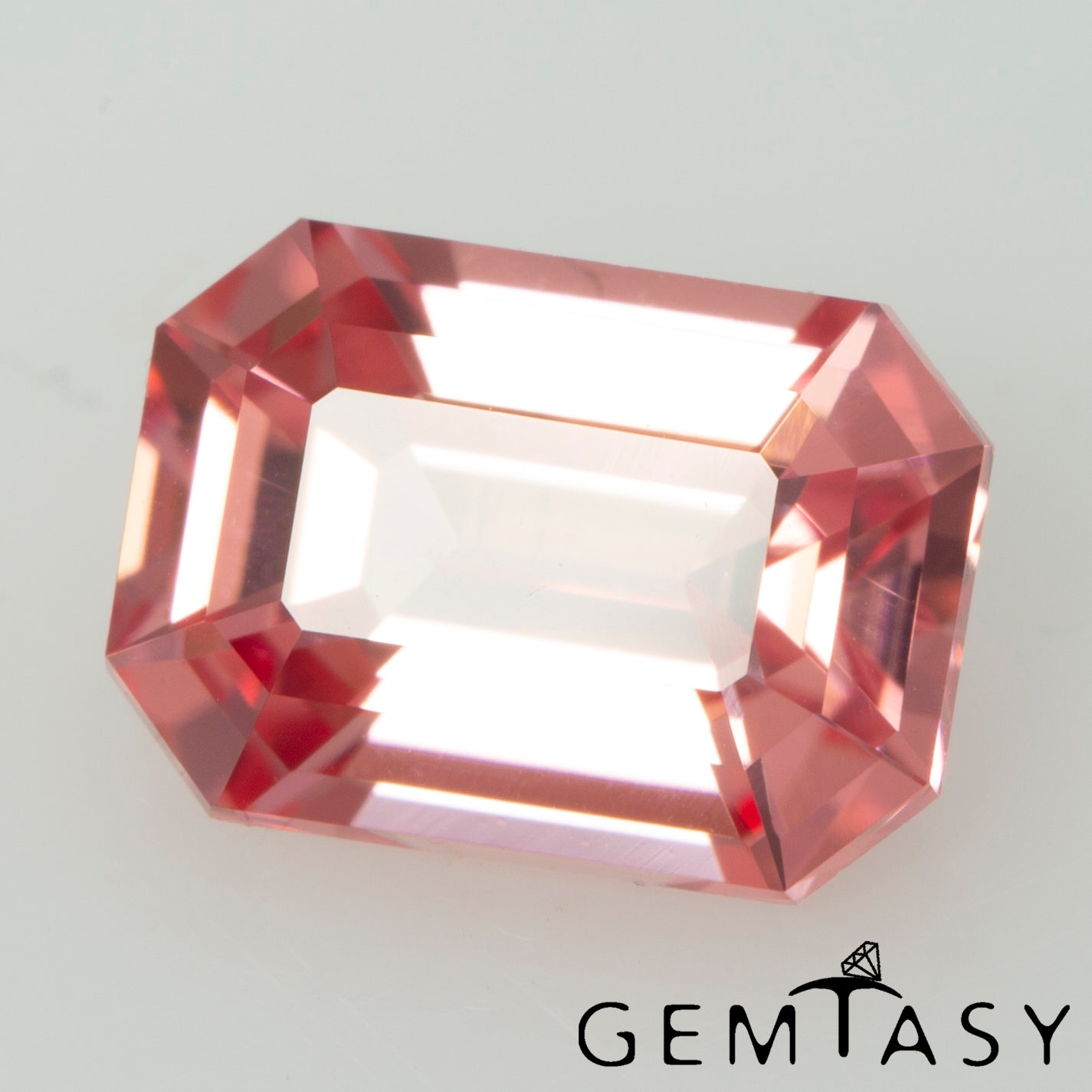 Cut stone - Sapphire Padparadscha Czochralski (Pulled) lab grown, facet Octagon 7x5mm 1.21-1.54ct