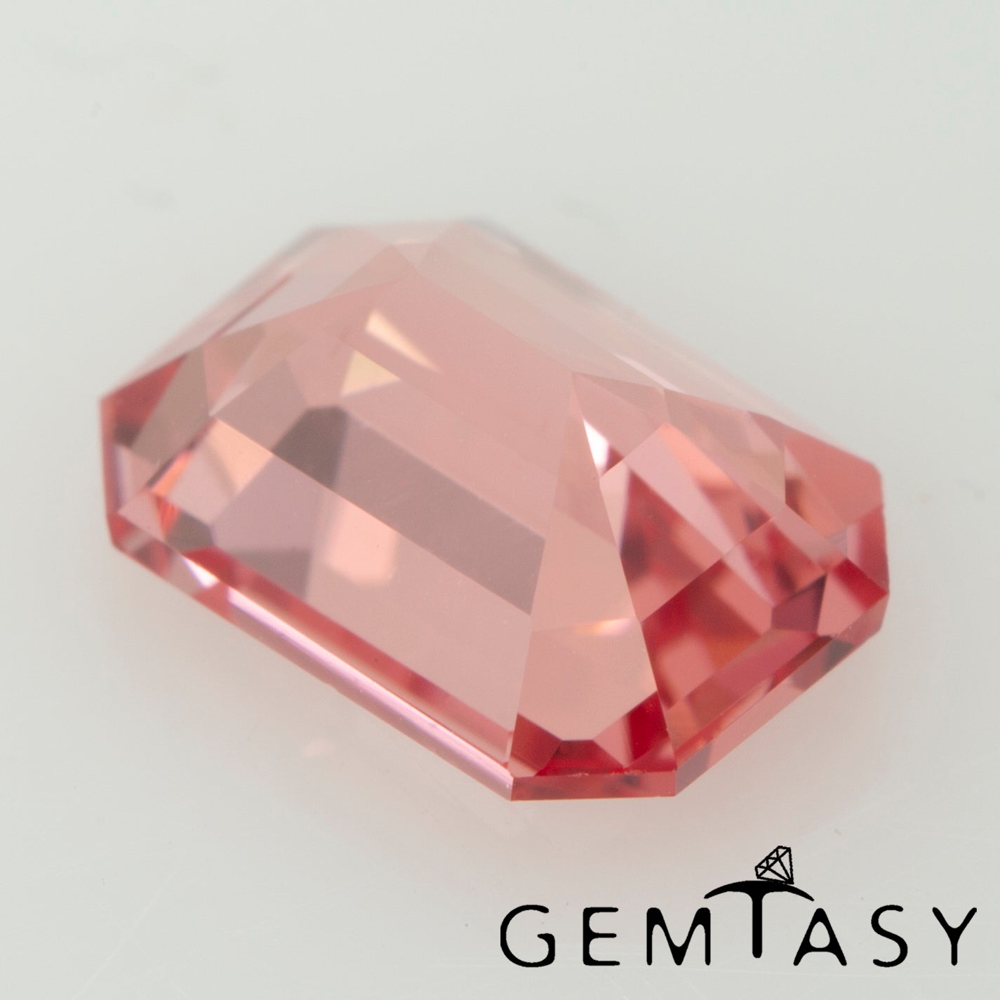 Cut stone - Sapphire Padparadscha Czochralski (Pulled) lab grown, facet Octagon 7x5mm 1.21-1.54ct