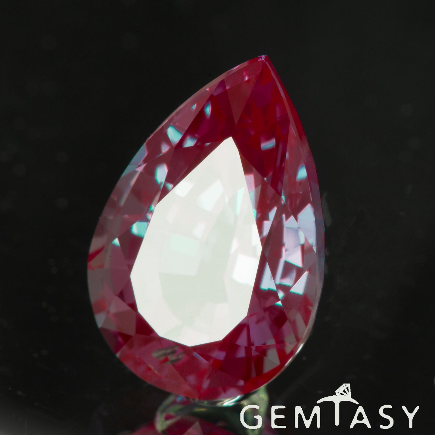 Piedra tallada - Alejandrita Czochralski (Extraída) cultivada en laboratorio, facetada Pera 13x9mm 4,89-5,44ct