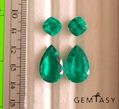 Juego de piedras talladas para aretes 35.80ct - Esmeraldas hidrotermales colombianas cultivadas en laboratorio Cojín 10x10mm 2pc + Pera 22x14mm 2pc