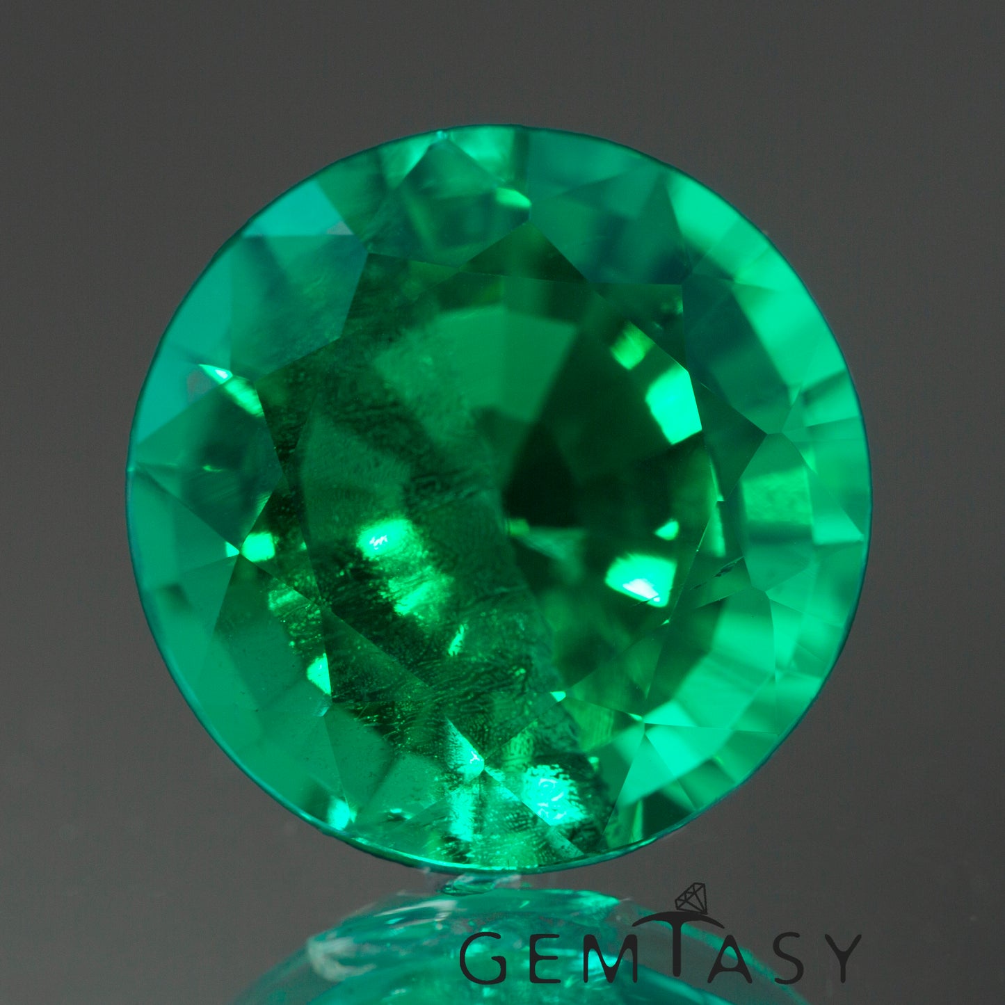 Cut stone - Emerald Colombian hydrothermal lab grown, facet Round 12mm 5.80ct