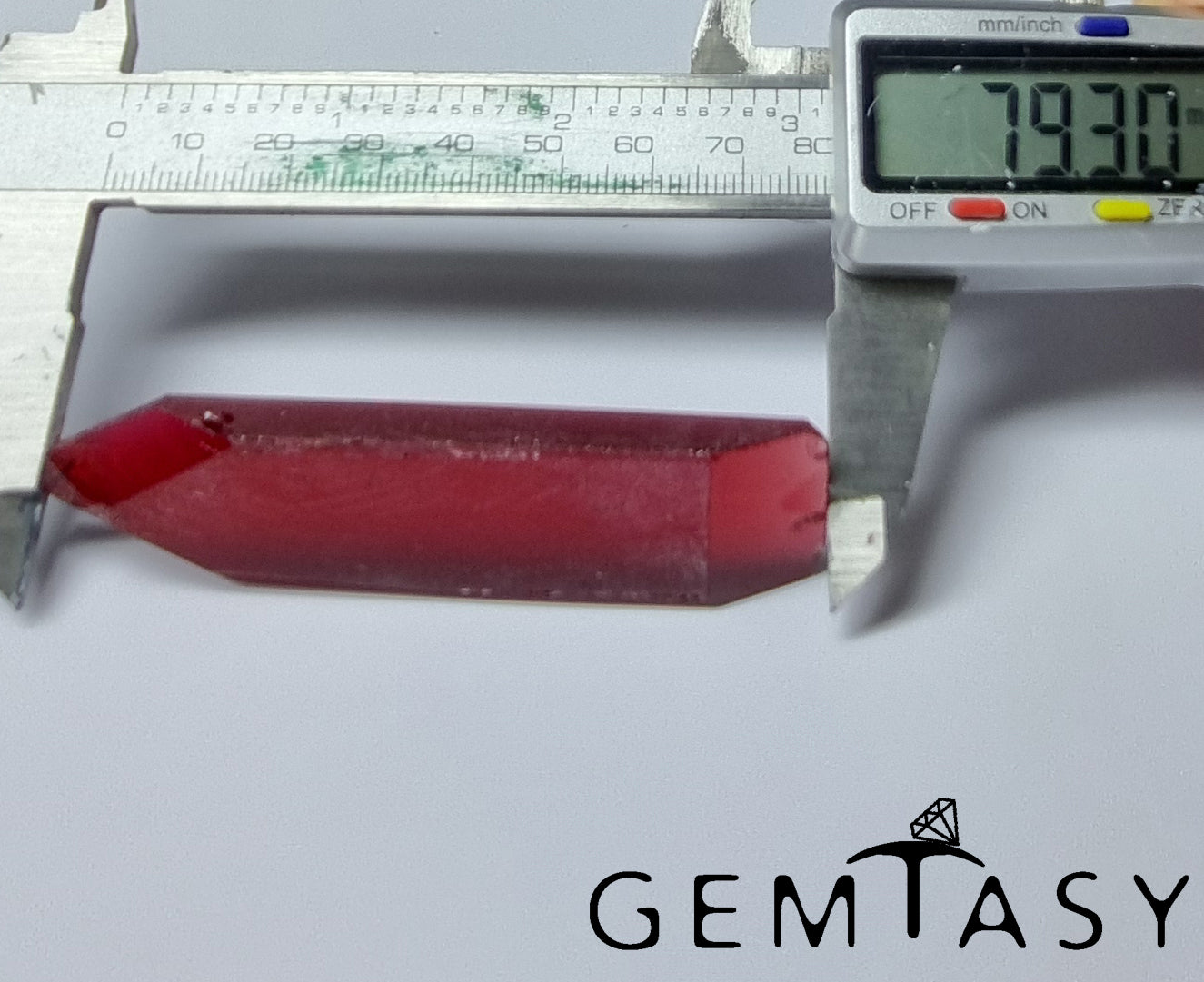 Piedra en bruto para tallar - Berilo rojo cultivada en laboratorio hidrotermal de 119,30 ct