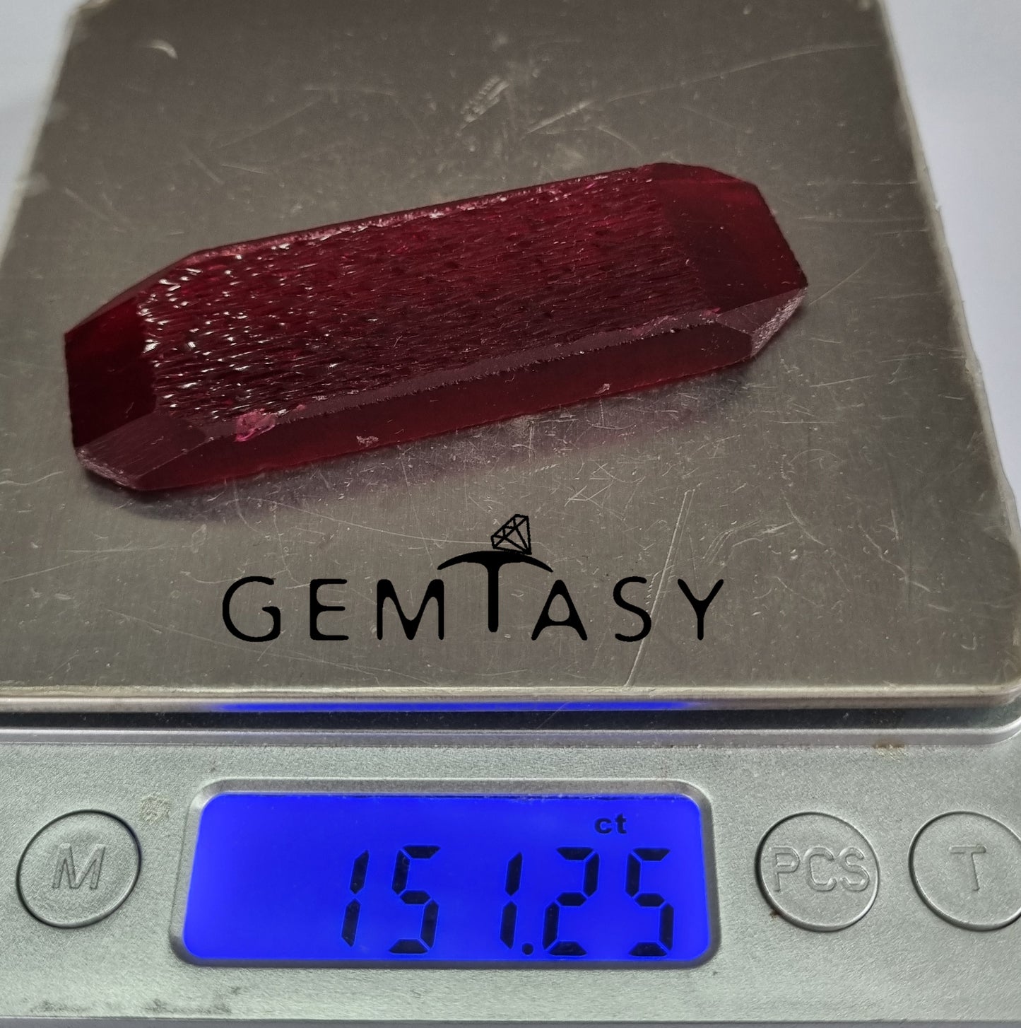 Piedra en bruto para tallar - Berilo rojo cultivada en laboratorio hidrotermal de 151,25 ct