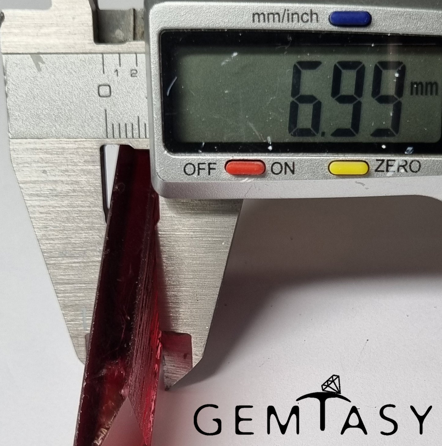 Piedra en bruto para tallar - Berilo rojo cultivada en laboratorio hidrotermal de 113,95 ct