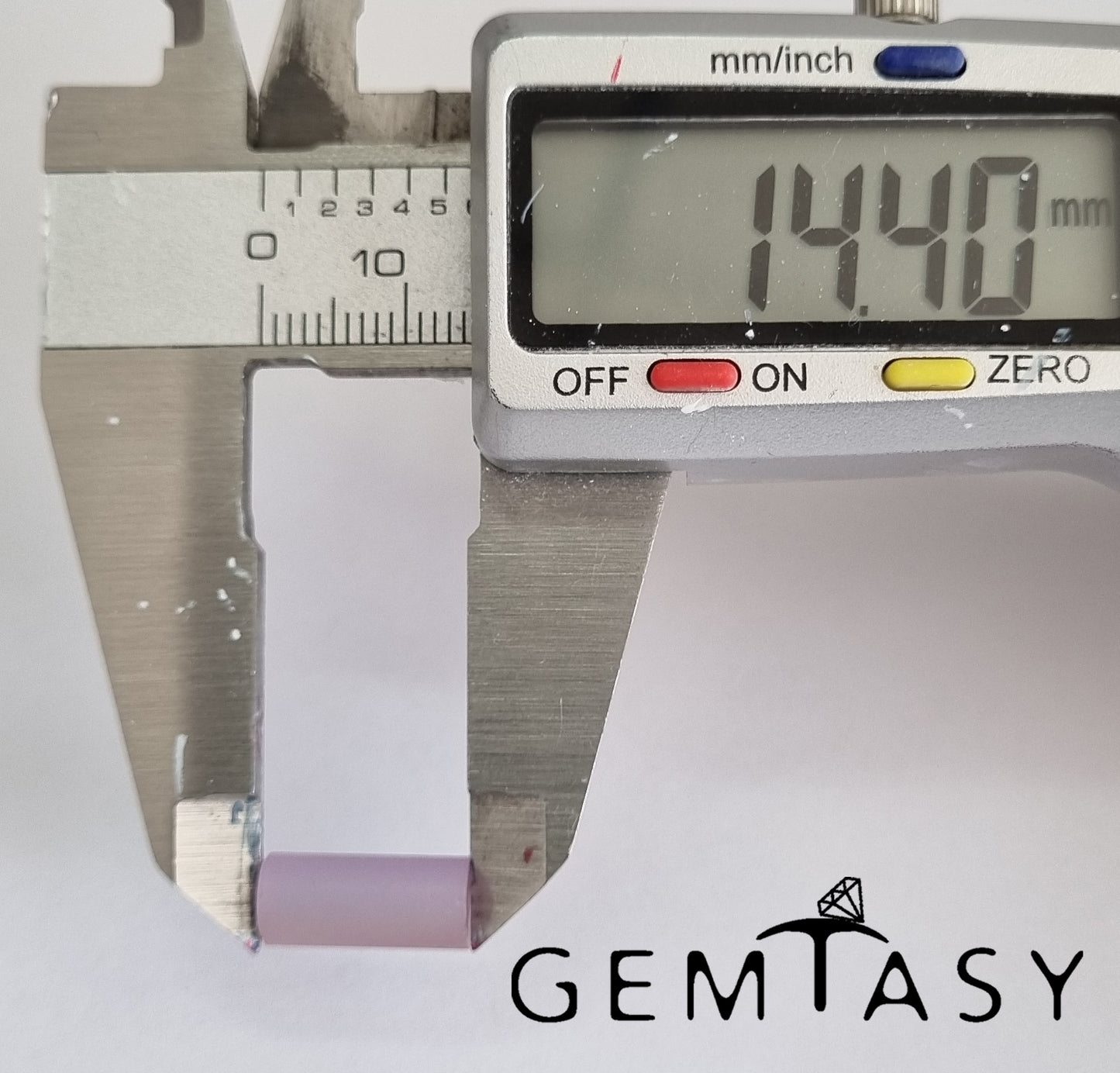 Piedra en bruto para facetar - Alejandrita Czochralski (Extraído) cultivado en laboratorio 6,4mm 7,6-10,2ct