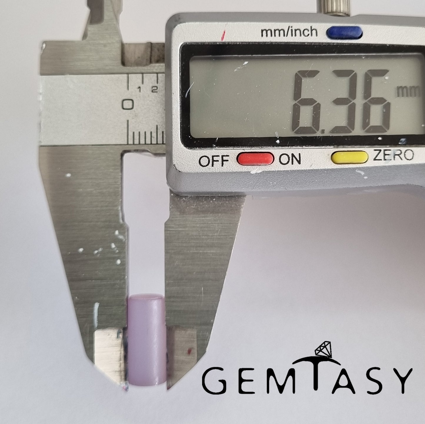 Piedra en bruto para facetar - Alejandrita Czochralski (Extraído) cultivado en laboratorio 6,4mm 7,6-10,2ct