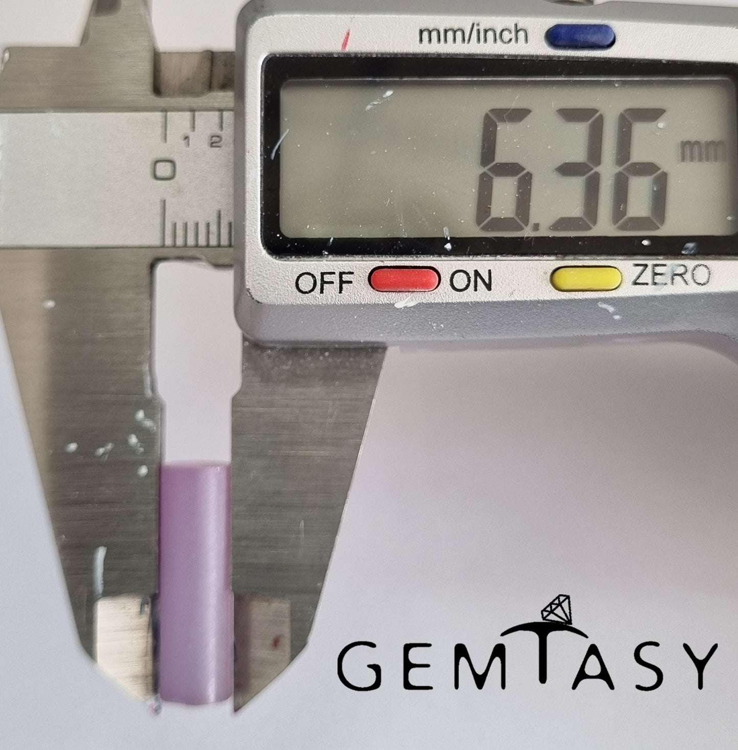 Piedra en bruto para facetar - Alejandrita Czochralski (Extraído) cultivado en laboratorio 6,4mm 11-12ct